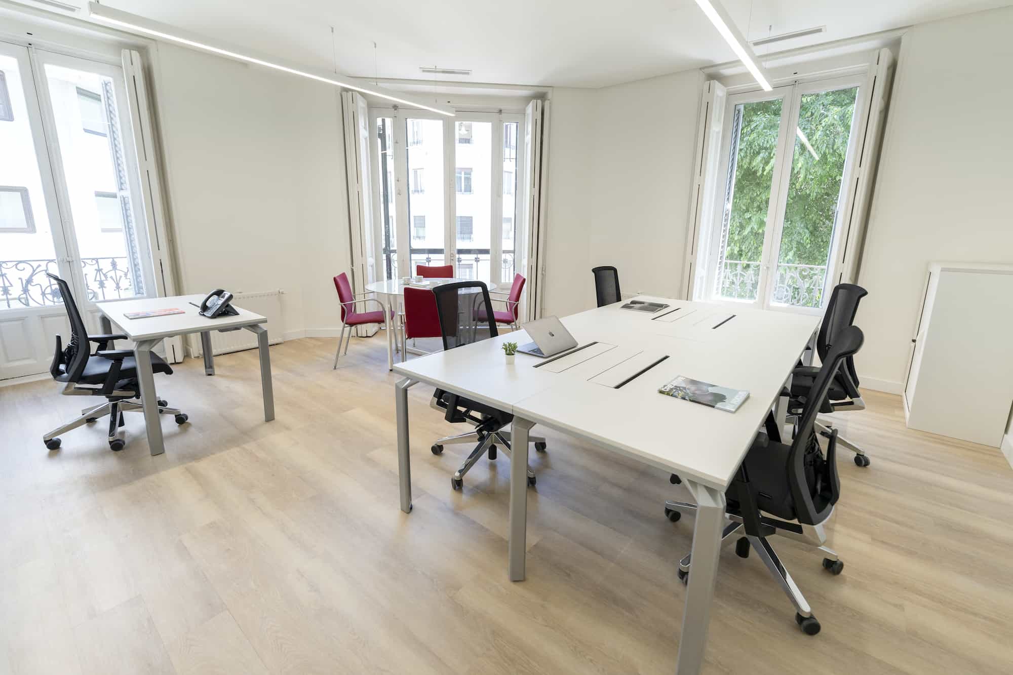 Hybrid offices for teleworking and in-person work