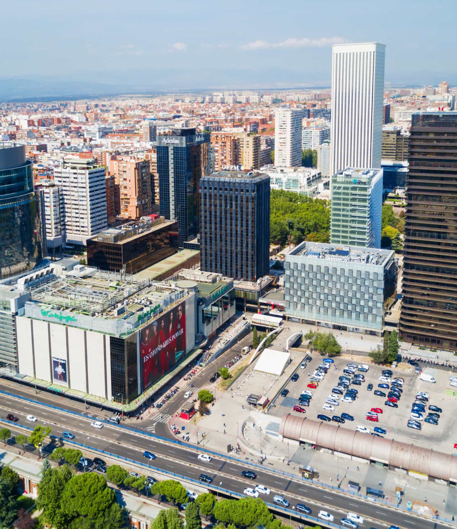 Customized office rentals with corporate branding in Madrid